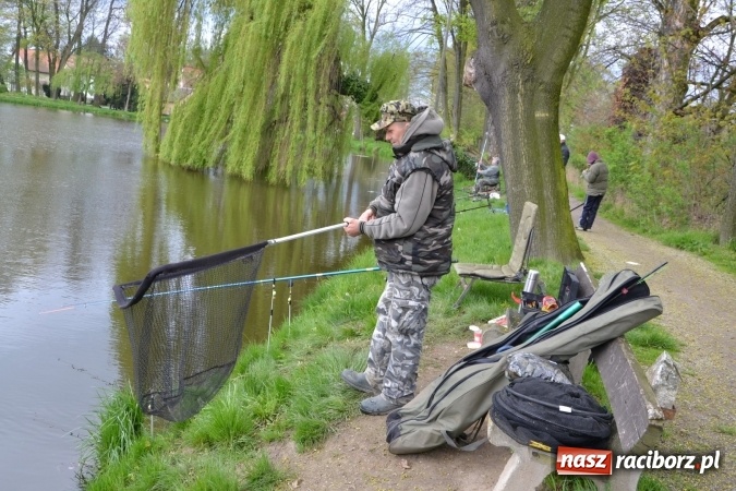 Zdjęcie w galerii na portalu naszraciborz.pl: Na Trzecioku otwarto sezon wędkarski  wiadomości z regionu