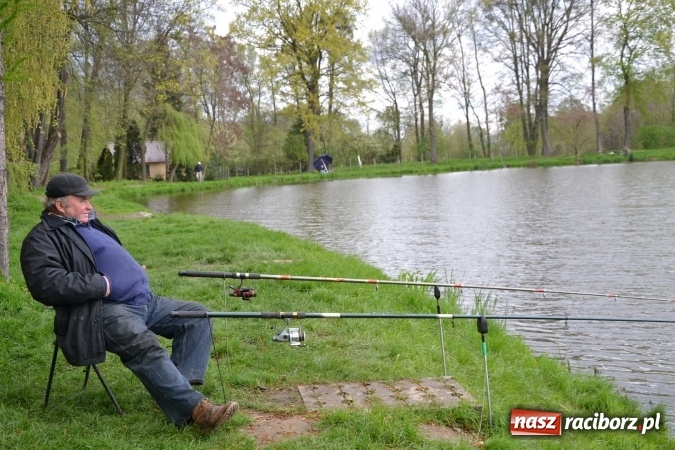 Zdjęcie w galerii na portalu naszraciborz.pl: Na Trzecioku otwarto sezon wędkarski  wiadomości z regionu