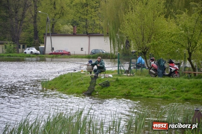 Zdjęcie w galerii na portalu naszraciborz.pl: Na Trzecioku otwarto sezon wędkarski  wiadomości z regionu