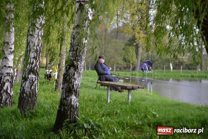 Zdjęcie w galerii na portalu naszraciborz.pl: Na Trzecioku otwarto sezon wędkarski  wiadomości z regionu
