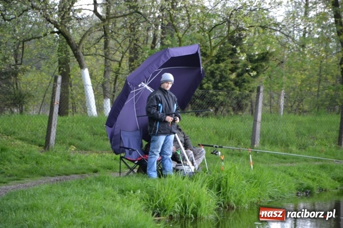 Zdjęcie w galerii na portalu naszraciborz.pl: Na Trzecioku otwarto sezon wędkarski  wiadomości z regionu