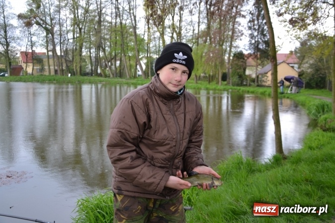 Zdjęcie w galerii na portalu naszraciborz.pl: Na Trzecioku otwarto sezon wędkarski  wiadomości z regionu