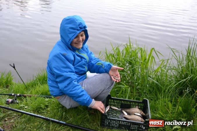 Zdjęcie w galerii na portalu naszraciborz.pl: Na Trzecioku otwarto sezon wędkarski  wiadomości z regionu
