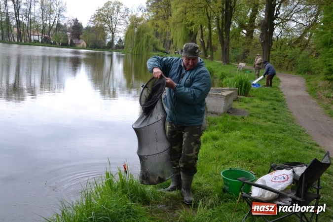Zdjęcie w galerii na portalu naszraciborz.pl: Na Trzecioku otwarto sezon wędkarski  wiadomości z regionu