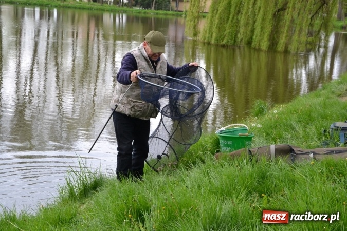 Zdjęcie w galerii na portalu naszraciborz.pl: Na Trzecioku otwarto sezon wędkarski  wiadomości z regionu