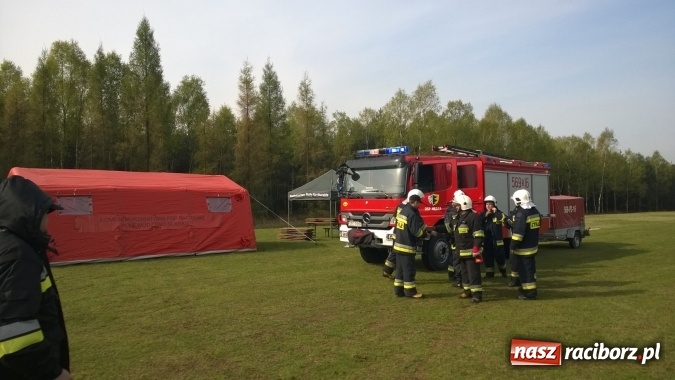 Zdjęcie w galerii na portalu naszraciborz.pl: Strażackie manewry w Rudach - kompania odwodowa ćwiczy gaszenie lasu wiadomości z regionu