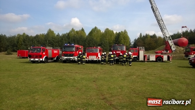 Zdjęcie w galerii na portalu naszraciborz.pl: Strażackie manewry w Rudach - kompania odwodowa ćwiczy gaszenie lasu wiadomości z regionu