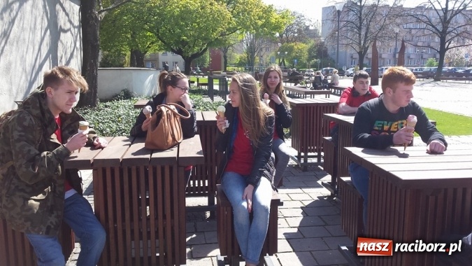 Zdjęcie w galerii na portalu naszraciborz.pl: Klasa 3a Gimnazjum nr 5 z wizytą w ZSOMS wiadomości z regionu