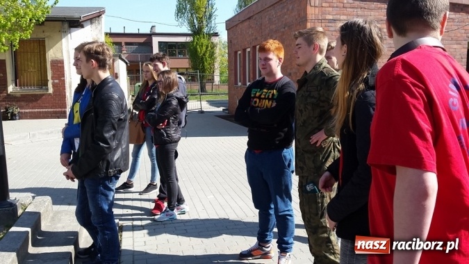 Zdjęcie w galerii na portalu naszraciborz.pl: Klasa 3a Gimnazjum nr 5 z wizytą w ZSOMS wiadomości z regionu