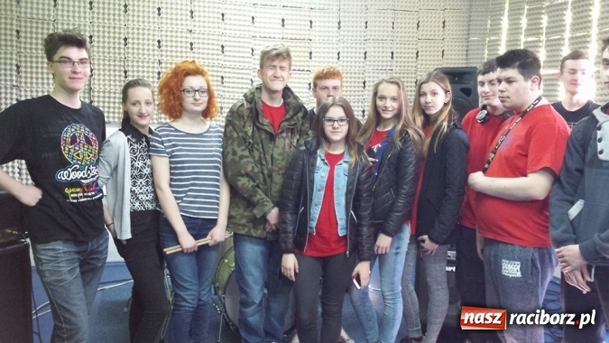 Zdjęcie w galerii na portalu naszraciborz.pl: Klasa 3a Gimnazjum nr 5 z wizytą w ZSOMS wiadomości z regionu