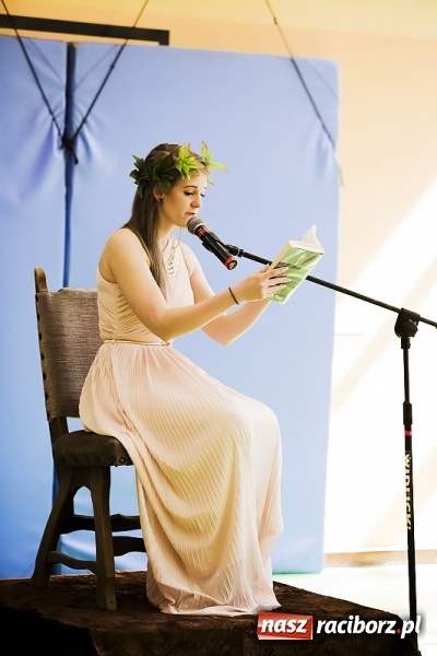 Zdjęcie w galerii na portalu naszraciborz.pl: Głośne czytanie w Szkole Podstawowej nr 13 wiadomości z regionu