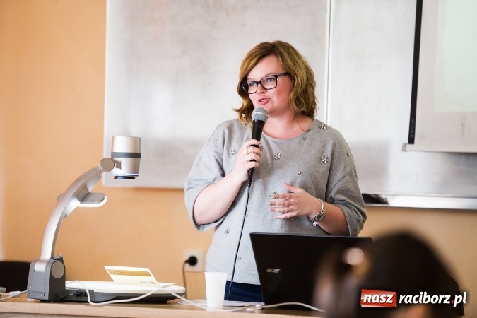 Zdjęcie w galerii na portalu naszraciborz.pl: Ciało w kostiumie sztuki - panel dyskusyjny w PWSZ wiadomości z regionu