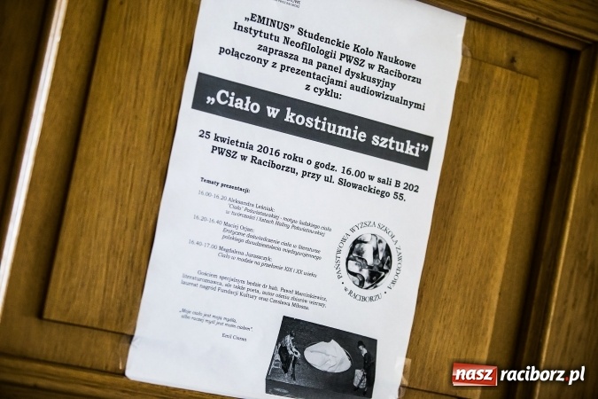 Zdjęcie w galerii na portalu naszraciborz.pl: Ciało w kostiumie sztuki - panel dyskusyjny w PWSZ wiadomości z regionu