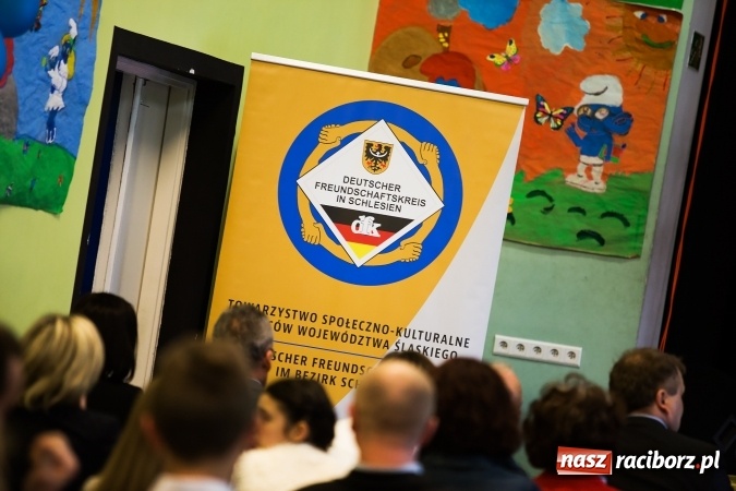 Zdjęcie w galerii na portalu naszraciborz.pl: Nagrodzono laureat&oacute;w i finalist&oacute;w olimpiad z języka niemieckiego wiadomości z regionu