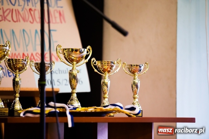 Zdjęcie w galerii na portalu naszraciborz.pl: Nagrodzono laureat&oacute;w i finalist&oacute;w olimpiad z języka niemieckiego wiadomości z regionu