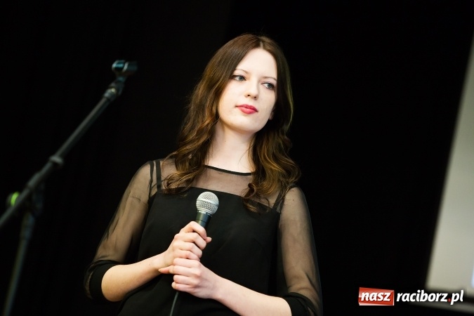 Zdjęcie w galerii na portalu naszraciborz.pl: Nagrodzono laureat&oacute;w i finalist&oacute;w olimpiad z języka niemieckiego wiadomości z regionu