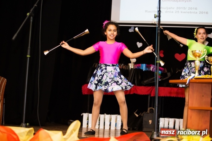 Zdjęcie w galerii na portalu naszraciborz.pl: Nagrodzono laureat&oacute;w i finalist&oacute;w olimpiad z języka niemieckiego wiadomości z regionu