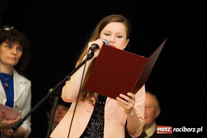 Zdjęcie w galerii na portalu naszraciborz.pl: Nagrodzono laureat&oacute;w i finalist&oacute;w olimpiad z języka niemieckiego wiadomości z regionu