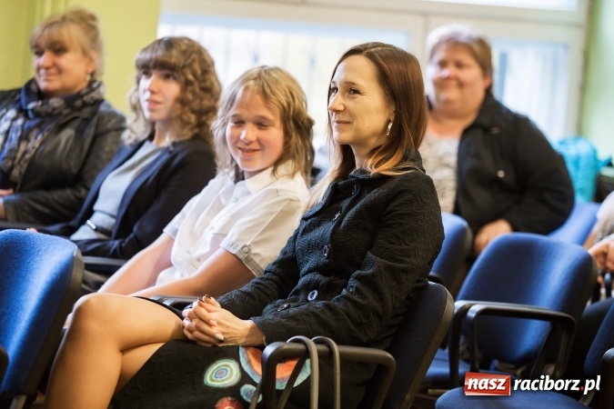 Zdjęcie w galerii na portalu naszraciborz.pl: Nagrodzono laureat&oacute;w i finalist&oacute;w olimpiad z języka niemieckiego wiadomości z regionu