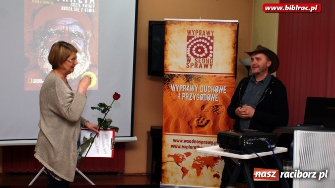 Zdjęcie w galerii na portalu naszraciborz.pl: Spotkanie do góry nogami z Australią i Markiem Tomalikiem w bibliotece  wiadomości z regionu