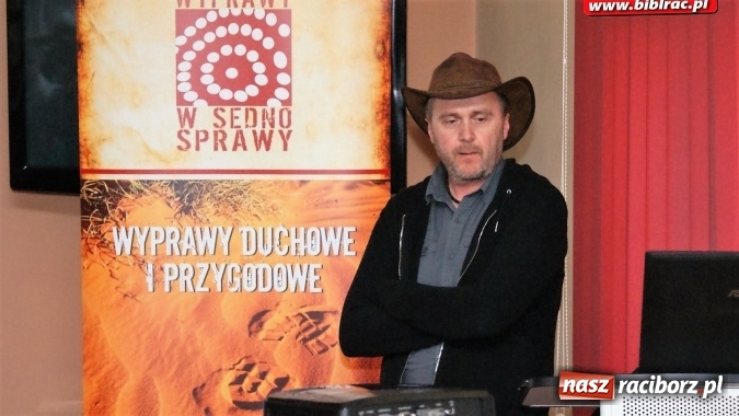 Zdjęcie w galerii na portalu naszraciborz.pl: Spotkanie do góry nogami z Australią i Markiem Tomalikiem w bibliotece  wiadomości z regionu