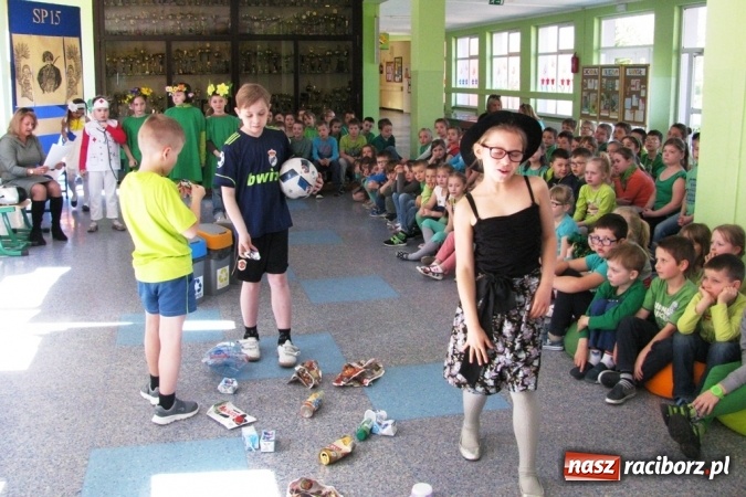 Zdjęcie w galerii na portalu naszraciborz.pl: Zielono w Szkole Podstawowej nr 15 - placówka obchodziła Dzień Ziemi wiadomości z regionu