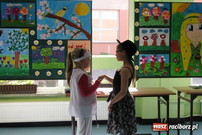 Zdjęcie w galerii na portalu naszraciborz.pl: Zielono w Szkole Podstawowej nr 15 - placówka obchodziła Dzień Ziemi wiadomości z regionu