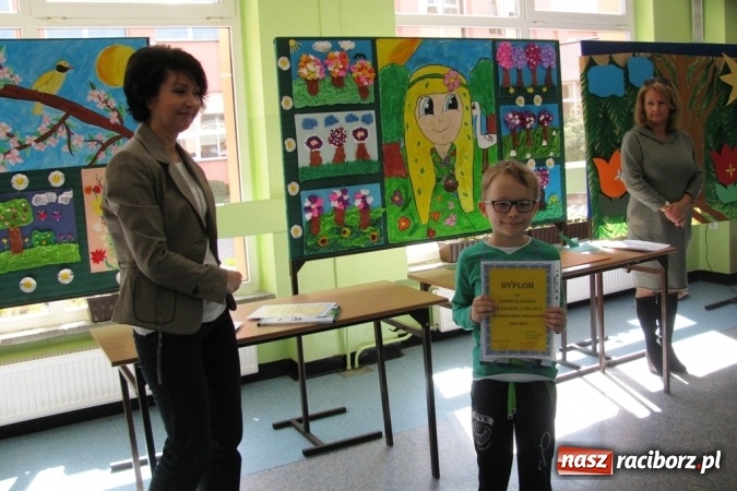 Zdjęcie w galerii na portalu naszraciborz.pl: Zielono w Szkole Podstawowej nr 15 - placówka obchodziła Dzień Ziemi wiadomości z regionu