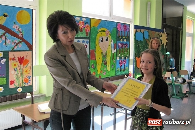 Zdjęcie w galerii na portalu naszraciborz.pl: Zielono w Szkole Podstawowej nr 15 - placówka obchodziła Dzień Ziemi wiadomości z regionu