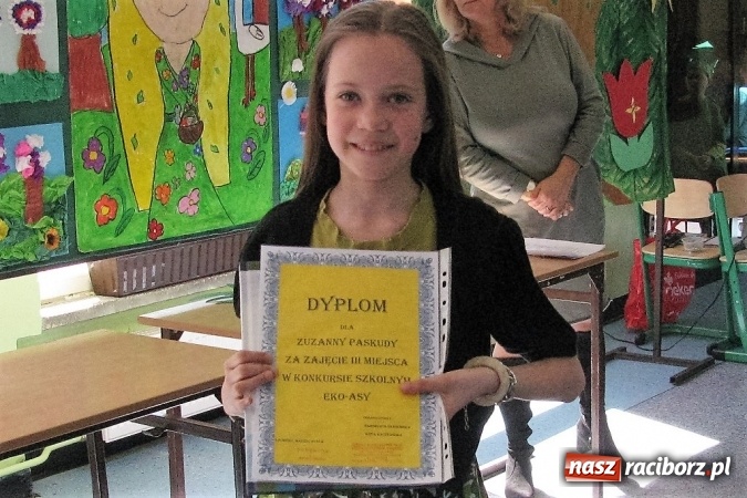 Zdjęcie w galerii na portalu naszraciborz.pl: Zielono w Szkole Podstawowej nr 15 - placówka obchodziła Dzień Ziemi wiadomości z regionu