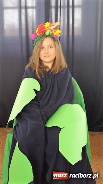 Zdjęcie w galerii na portalu naszraciborz.pl: Palący temat: niska emisja - Dzień Ziemi w Szkole Podstawowej nr 4  wiadomości z regionu