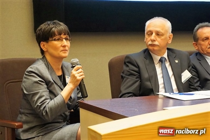 Zdjęcie w galerii na portalu naszraciborz.pl: Racib&oacute;rz wśr&oacute;d laureat&oacute;w Gmina na piątkę! wiadomości z regionu