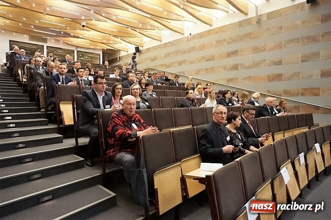 Zdjęcie w galerii na portalu naszraciborz.pl: Racib&oacute;rz wśr&oacute;d laureat&oacute;w Gmina na piątkę! wiadomości z regionu