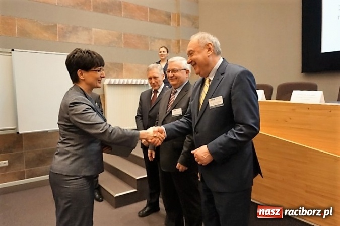 Zdjęcie w galerii na portalu naszraciborz.pl: Racib&oacute;rz wśr&oacute;d laureat&oacute;w Gmina na piątkę! wiadomości z regionu