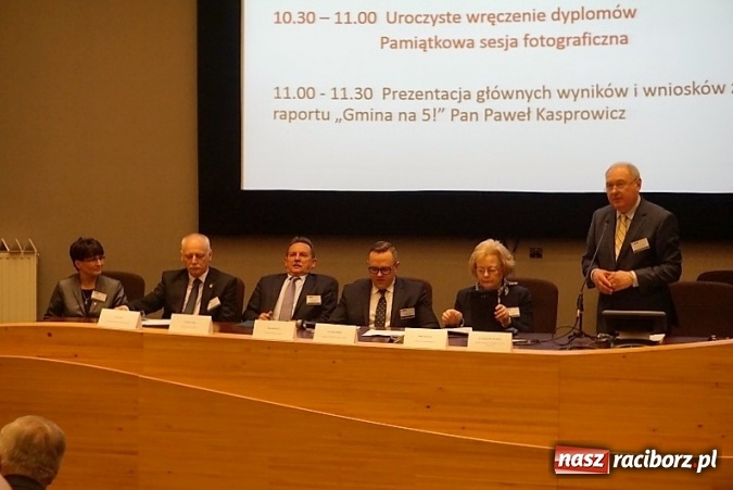 Zdjęcie w galerii na portalu naszraciborz.pl: Racib&oacute;rz wśr&oacute;d laureat&oacute;w Gmina na piątkę! wiadomości z regionu