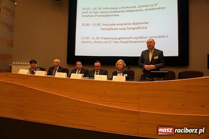 Zdjęcie w galerii na portalu naszraciborz.pl: Racib&oacute;rz wśr&oacute;d laureat&oacute;w Gmina na piątkę! wiadomości z regionu