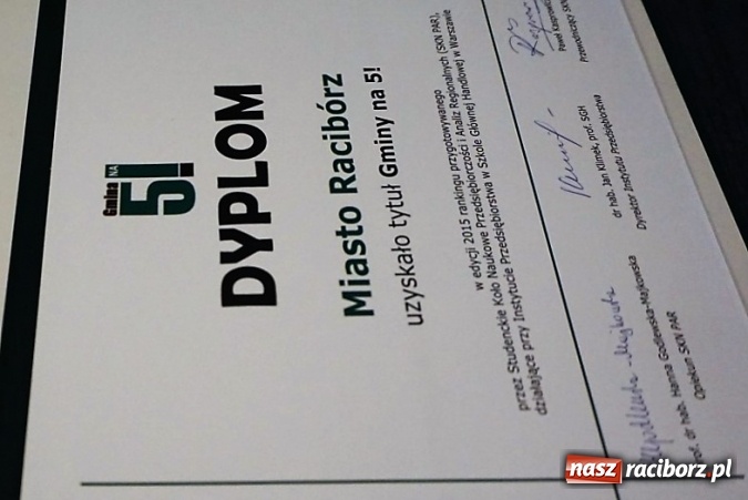 Zdjęcie w galerii na portalu naszraciborz.pl: Racib&oacute;rz wśr&oacute;d laureat&oacute;w Gmina na piątkę! wiadomości z regionu