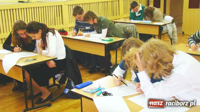 Zdjęcie w galerii na portalu naszraciborz.pl: Matematyczno-Chemiczny Czar Par wiadomości z regionu