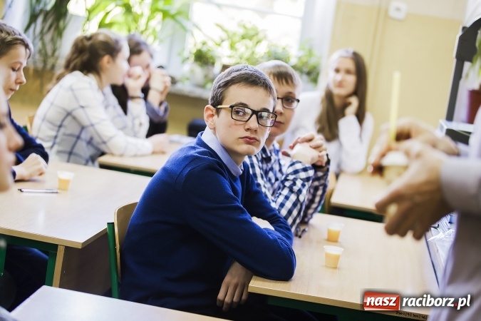 Zdjęcie w galerii na portalu naszraciborz.pl: Konkurs i śniadanie ekologiczne w II LO wiadomości z regionu