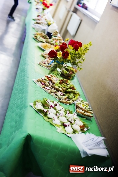 Zdjęcie w galerii na portalu naszraciborz.pl: Konkurs i śniadanie ekologiczne w II LO wiadomości z regionu