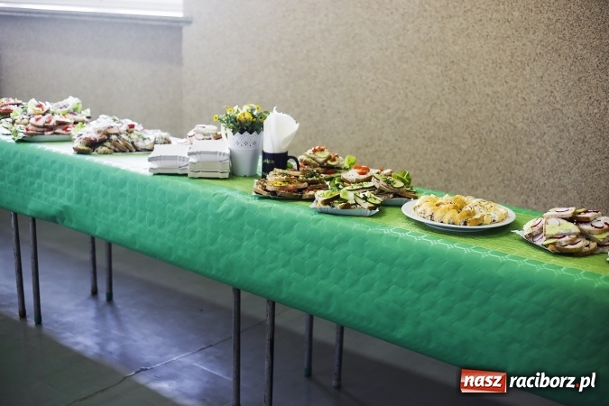 Zdjęcie w galerii na portalu naszraciborz.pl: Konkurs i śniadanie ekologiczne w II LO wiadomości z regionu