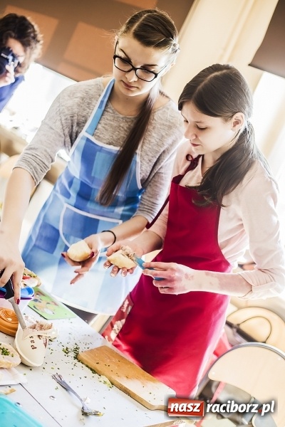 Zdjęcie w galerii na portalu naszraciborz.pl: Konkurs i śniadanie ekologiczne w II LO wiadomości z regionu