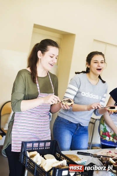 Zdjęcie w galerii na portalu naszraciborz.pl: Konkurs i śniadanie ekologiczne w II LO wiadomości z regionu