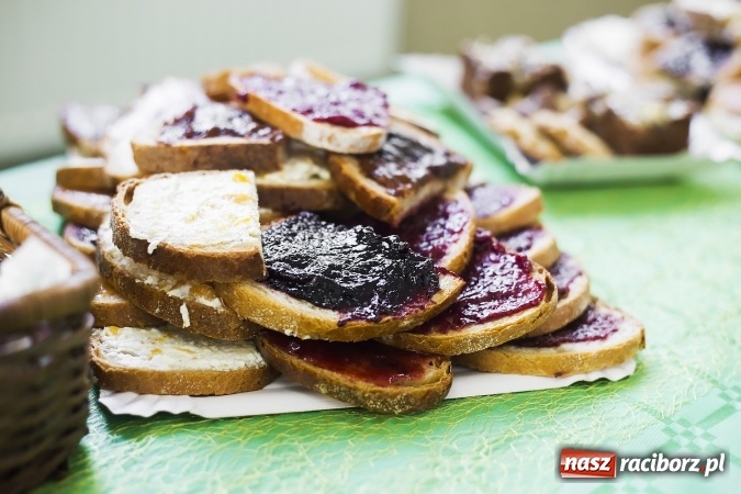 Zdjęcie w galerii na portalu naszraciborz.pl: Konkurs i śniadanie ekologiczne w II LO wiadomości z regionu