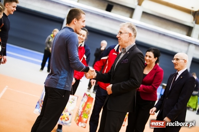 Zdjęcie w galerii na portalu naszraciborz.pl: Halowe mistrzostwa Raciborza i powiatu raciborskiego w lekkiej atletyce wiadomości z regionu