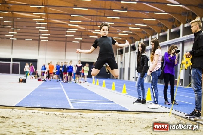 Zdjęcie w galerii na portalu naszraciborz.pl: Halowe mistrzostwa Raciborza i powiatu raciborskiego w lekkiej atletyce wiadomości z regionu