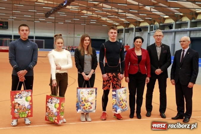 Zdjęcie w galerii na portalu naszraciborz.pl: Halowe mistrzostwa Raciborza i powiatu raciborskiego w lekkiej atletyce wiadomości z regionu