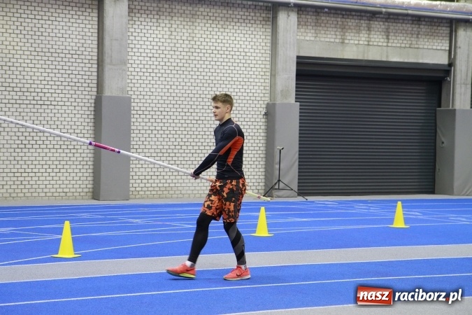 Zdjęcie w galerii na portalu naszraciborz.pl: Halowe mistrzostwa Raciborza i powiatu raciborskiego w lekkiej atletyce wiadomości z regionu