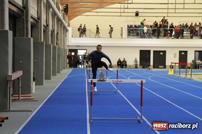 Zdjęcie w galerii na portalu naszraciborz.pl: Halowe mistrzostwa Raciborza i powiatu raciborskiego w lekkiej atletyce wiadomości z regionu