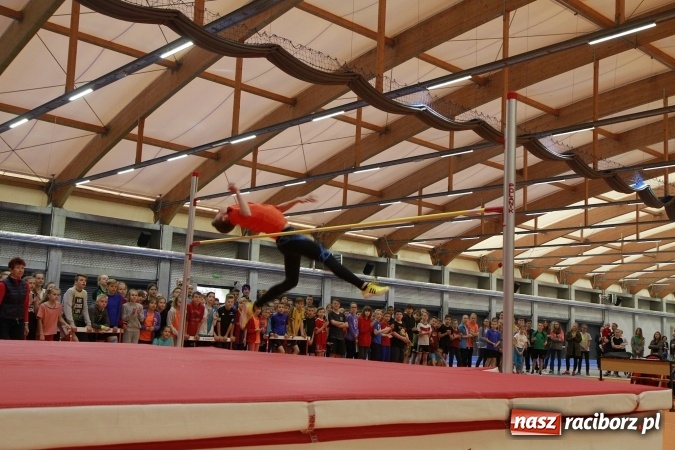 Zdjęcie w galerii na portalu naszraciborz.pl: Halowe mistrzostwa Raciborza i powiatu raciborskiego w lekkiej atletyce wiadomości z regionu